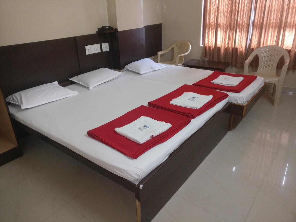 Subhadra Comforts Hotel Shimoga Exterior photo